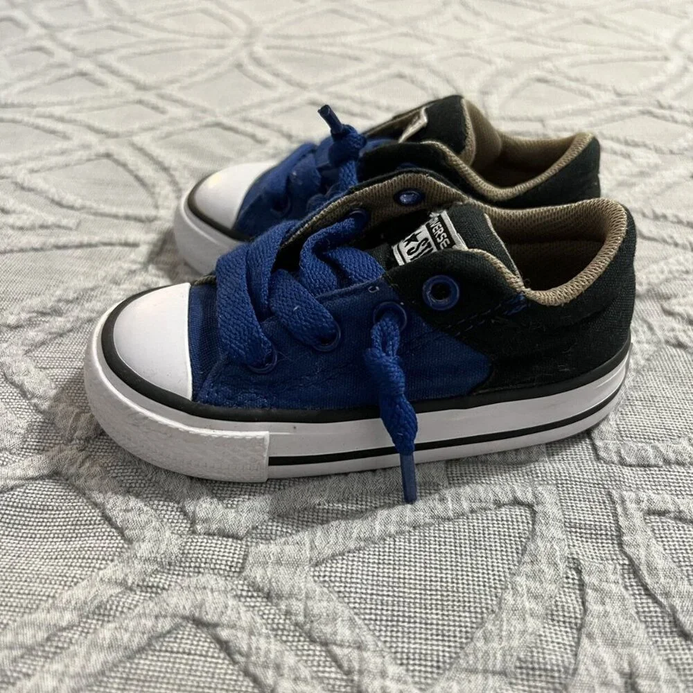 Converse Sz 5 Black & Blue Street Slip No Lace Sneakers